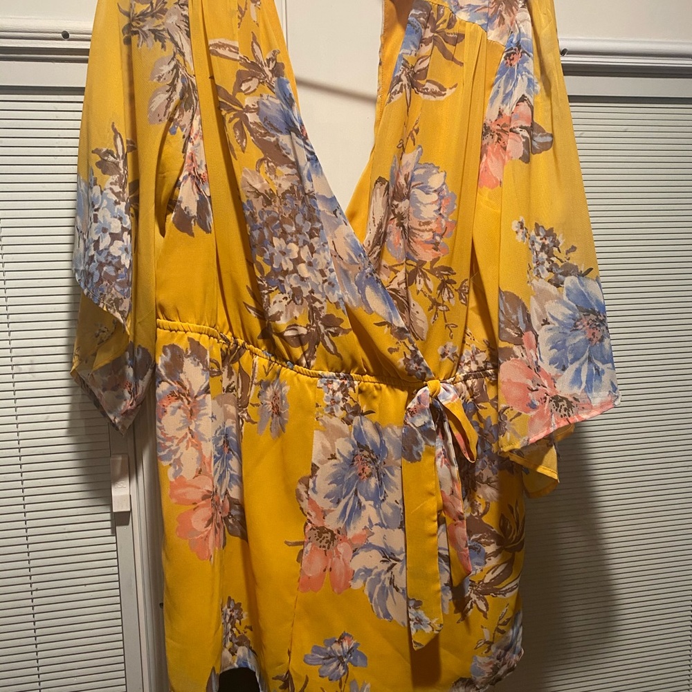 Yellow romper - Picture 2 of 3